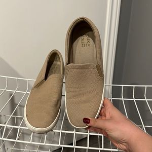 Naturalizer Slide on Shoes